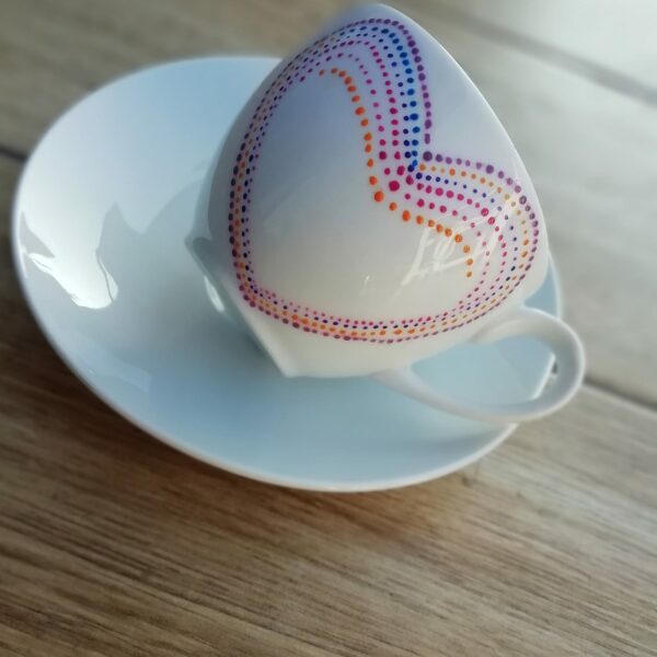 hand made ręcznie malowana biała porcelanowa filiżanka z sercem